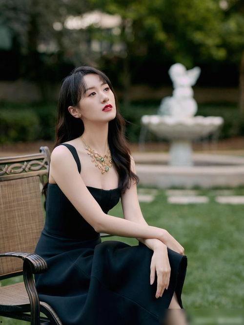 袁冰妍爆料订婚视频,浪漫订婚视频曝光,幸福时刻感动网友  第1张 袁冰妍爆料订婚视频,浪漫订婚视频曝光,幸福时刻感动网友  第1张